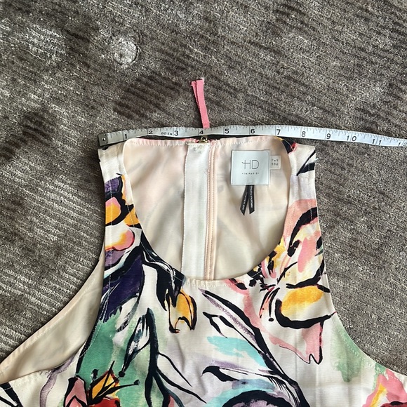 Size 8 Anthro top floral print with zipper back and handkerchief hem - Picture 7 of 8